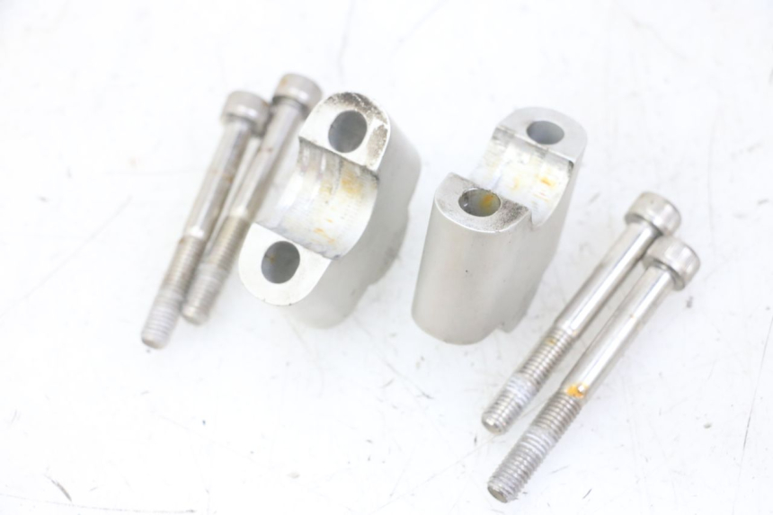 photo de UCHWYT KIEROWNICY HONDA NTV DEAUVILLE ABS 700 (2007 - 2016) - Zoom stanu zużycia