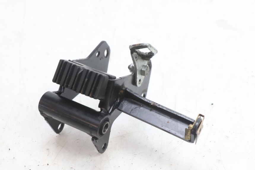 photo de UCHWYT SILNIKA PEUGEOT 103 SPX CLIP 50 (1989 - 1992) - Zbliżenie techniczne