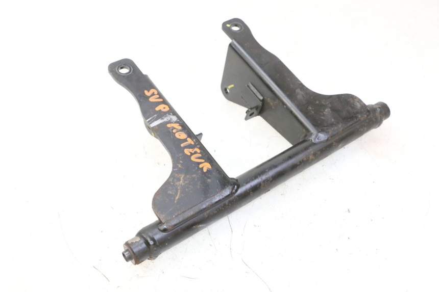 photo de UCHWYT SILNIKA QUADRO 4 4D 350 (2015 - 2018) - Szczegół części