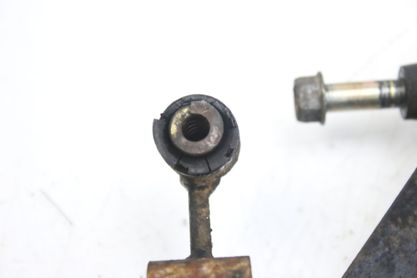 photo de UCHWYT SILNIKA KYMCO AGILITY 4T 50 (2005 - 2018) - Inny kąt widzenia