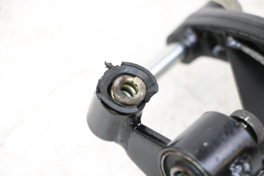 photo de UCHWYT SILNIKA KYMCO AGILITY 4T 50 (2018 - 2022) - Zbliżenie techniczne