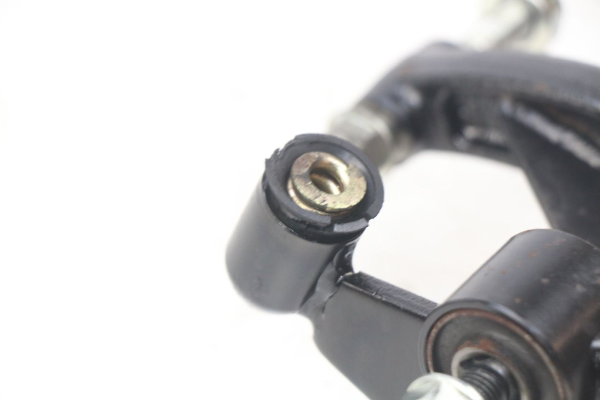 photo de UCHWYT SILNIKA KYMCO AGILITY DELIVERY 4T 50 (2018 - 2023) - Zoom stanu zużycia