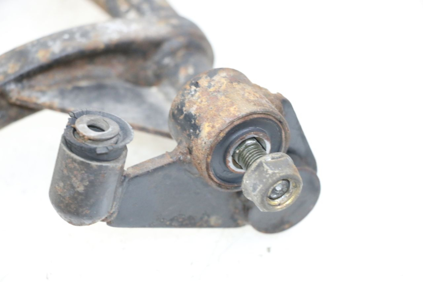 photo de UCHWYT SILNIKA KYMCO AGILITY RS 4T 50 (2009 - 2013) - Zoom stanu zużycia