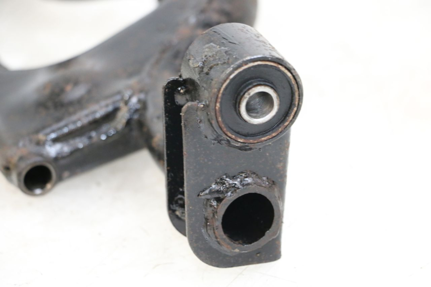 photo de UCHWYT SILNIKA JONWAY AZTRAL 125 (2008 - 2017) - Zoom stanu zużycia