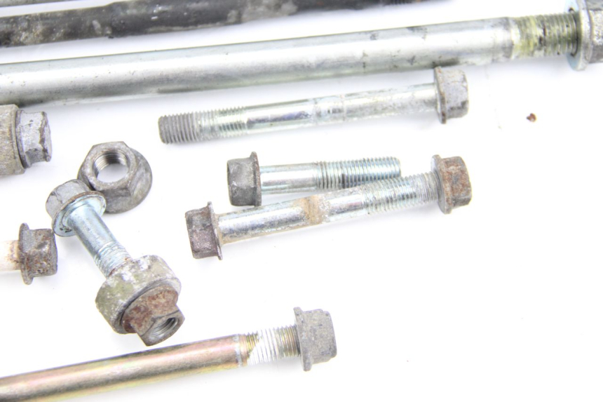 photo de UCHWYT SILNIKA HONDA CBR F SC21 1000 (1986 - 1992) - Zbliżenie techniczne