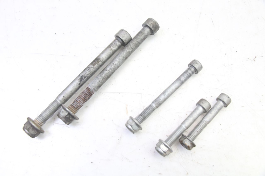 photo de UCHWYT SILNIKA APRILIA CLASSIC 125 (1995 - 2001) - Zbliżenie techniczne