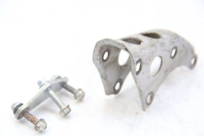 photo de UCHWYT SILNIKA HONDA CRF CR-F 100 (2004 - 2013) - Zoom stanu zużycia