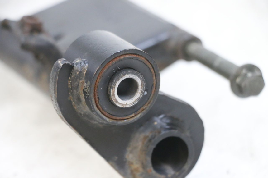 photo de UCHWYT SILNIKA SYM CROX 4T 50 (2016 - 2023) - Zbliżenie techniczne