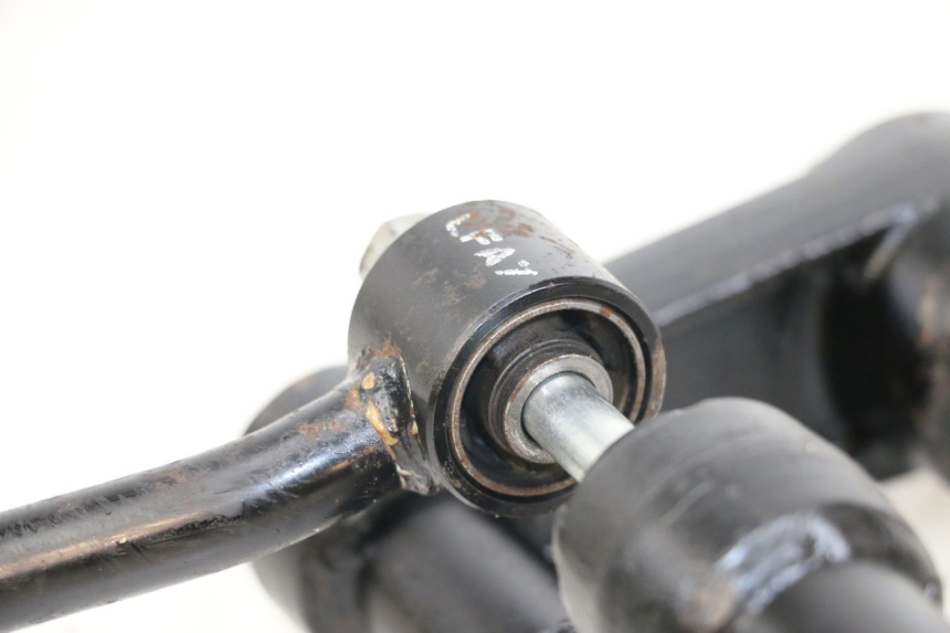 photo de UCHWYT SILNIKA KYMCO DINK STREET 125 (2009 - 2014) - Zoom stanu zużycia