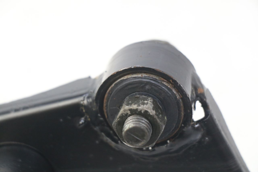 photo de UCHWYT SILNIKA PEUGEOT DJANGO 2T 50 (2014 - 2019) - Zbliżenie techniczne