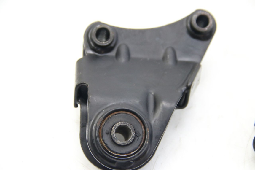 photo de UCHWYT SILNIKA PEUGEOT E-VIVACITY 1 (2012 - 2018) - Inny kąt widzenia