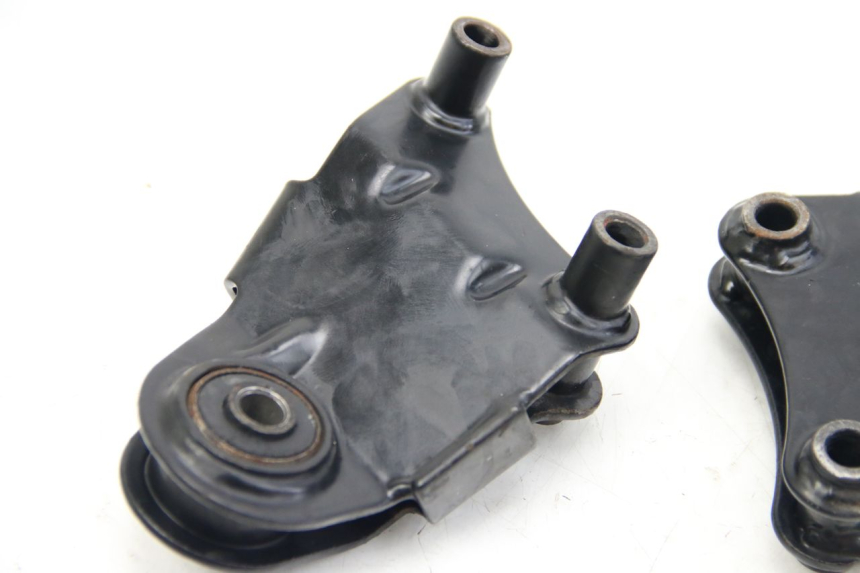 photo de UCHWYT SILNIKA PEUGEOT E-VIVACITY 1 (2012 - 2018) - Zbliżenie techniczne