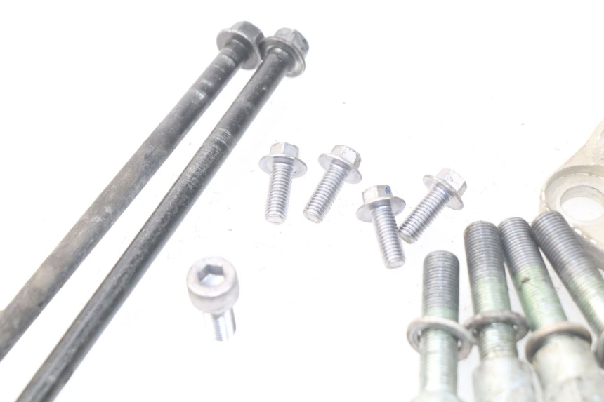 photo de UCHWYT SILNIKA YAMAHA FJR ABS 1300 (2006 - 2012) - Inny kąt widzenia