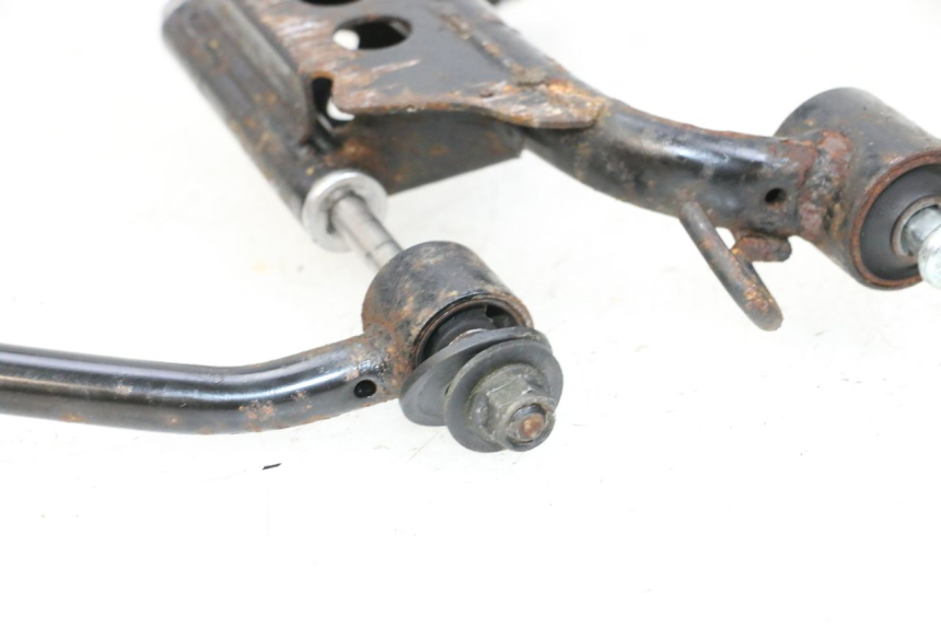 photo de UCHWYT SILNIKA MBK FLAME X 125 (2007 - 2016) - Inny kąt widzenia