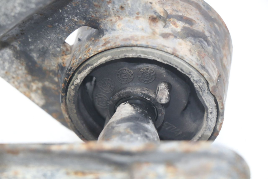 photo de UCHWYT SILNIKA PIAGGIO FLY 100 (2006 - 2010) - Inny kąt widzenia