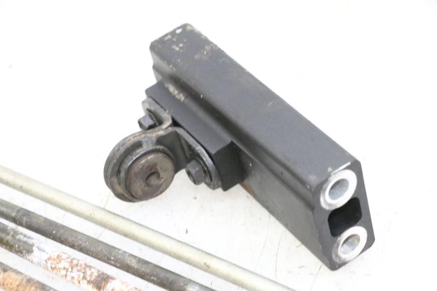 photo de UCHWYT SILNIKA YAMAHA FZ6 FAZER S2 600 (2007 - 2011) - Zoom stanu zużycia