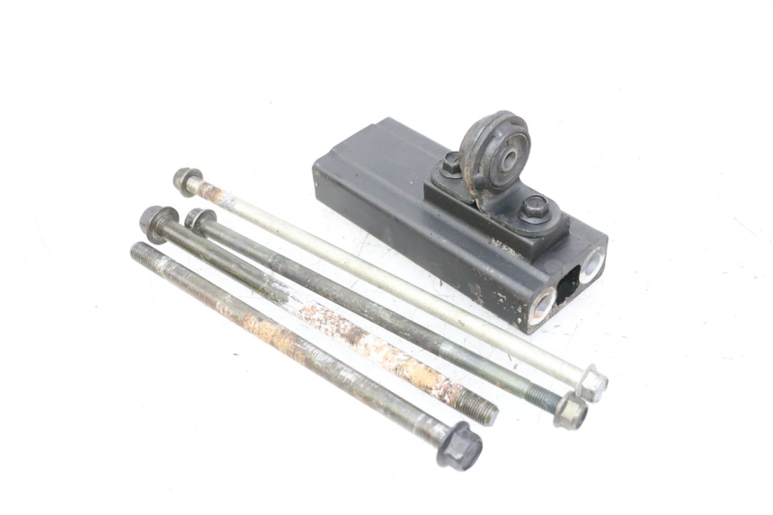 photo de UCHWYT SILNIKA YAMAHA FZ6 FAZER S2 600 (2007 - 2011) - Zbliżenie techniczne