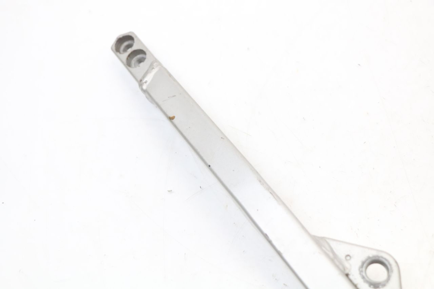 photo de UCHWYT SILNIKA HYOSUNG GF 125 (2001 - 2005) - Szczegół części