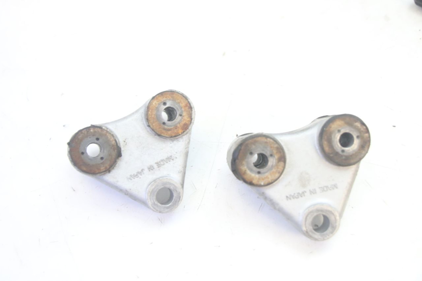 photo de UCHWYT SILNIKA KAWASAKI GPZ RX 1000 (1986 - 1988) - Zbliżenie techniczne