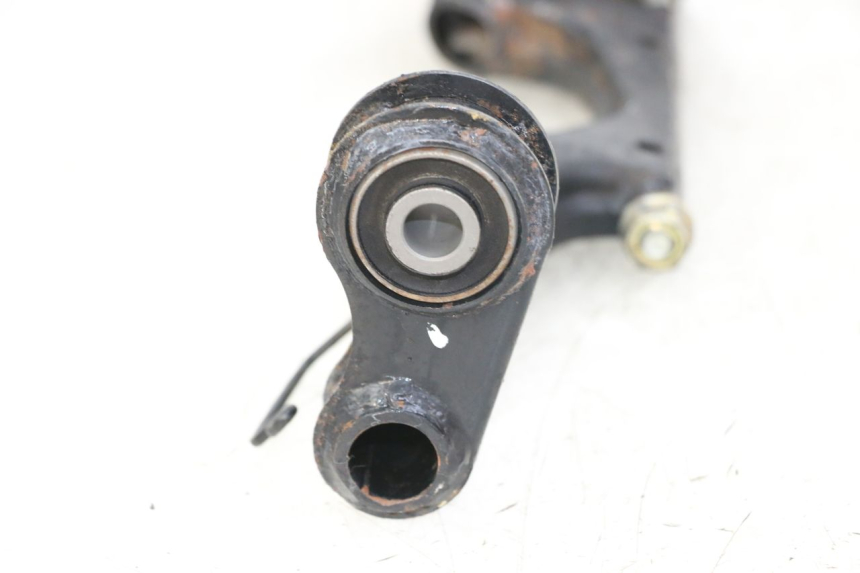 photo de UCHWYT SILNIKA KYMCO GRAND DINK 125 (2008 - 2014) - Zbliżenie techniczne