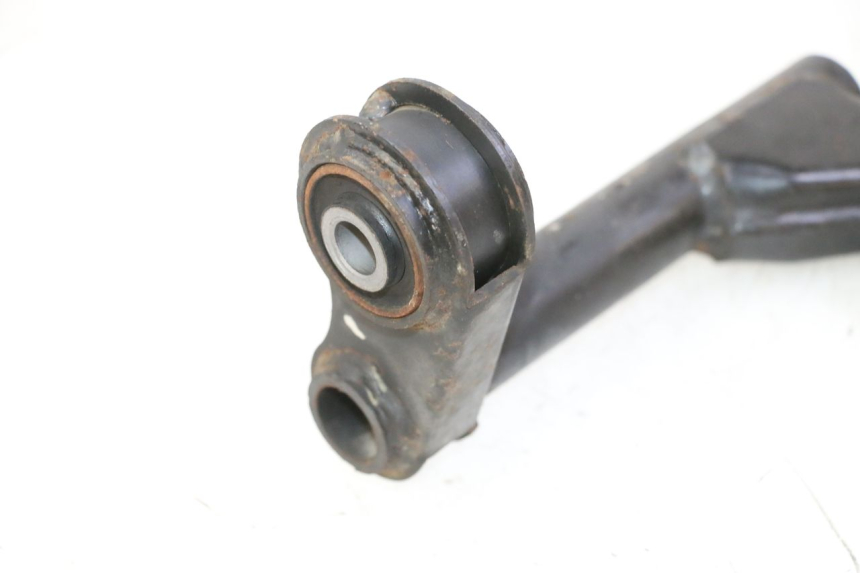 photo de UCHWYT SILNIKA KYMCO GRAND DINK 125 (2002 - 2007) - Zbliżenie techniczne