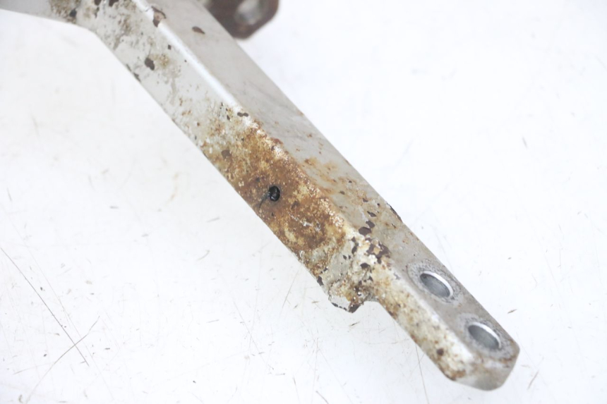 photo de UCHWYT SILNIKA SUZUKI GS GSE 500 (2001 - 2003) - Zoom stanu zużycia