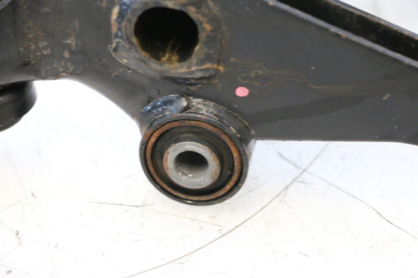 photo de UCHWYT SILNIKA SYM GTS EVO 125 (2009 - 2013) - Zoom stanu zużycia