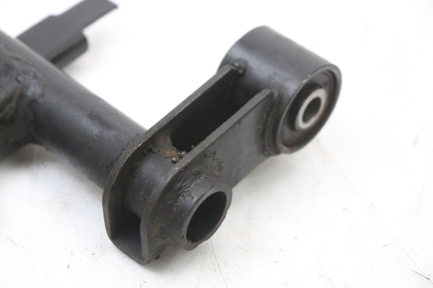 photo de UCHWYT SILNIKA SYM JET 14 4T 50 (2018 - 2022) - Zbliżenie techniczne