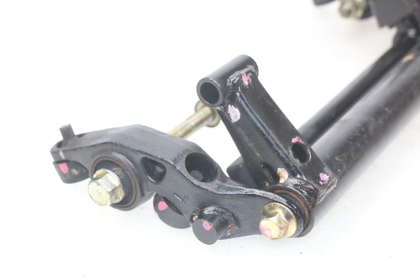 photo de UCHWYT SILNIKA SYM JET EURO X 2T 50 (2003 - 2007) - Zbliżenie techniczne