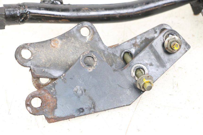 photo de UCHWYT SILNIKA JINLUN JL HIGHLANDER 125 (2007 - 2015) - Zbliżenie techniczne