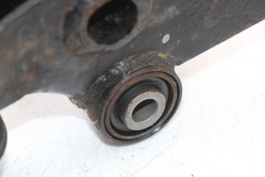 photo de UCHWYT SILNIKA SYM JOYRIDE EVO 125 (2009 - 2016) - Zbliżenie techniczne