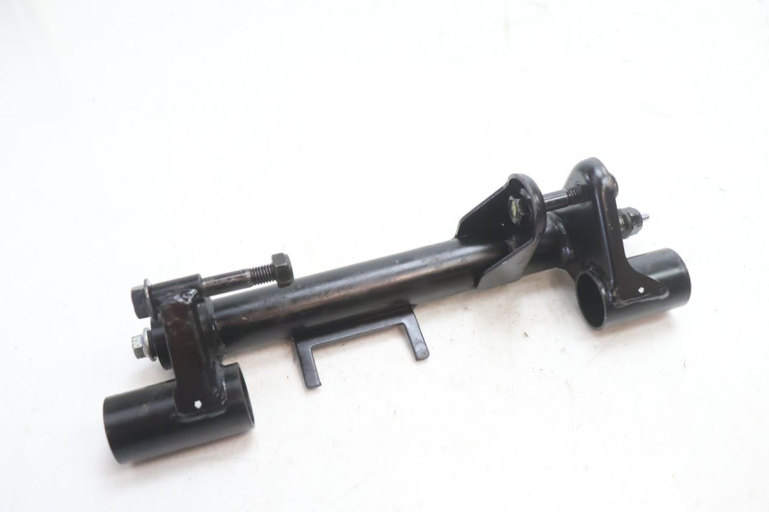 photo de UCHWYT SILNIKA PEUGEOT KISBEE 2T 50 (2018 - 2022) - Szczegół części