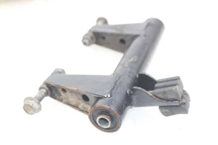 photo de UCHWYT SILNIKA PEUGEOT KISBEE 4T 50 (2010 - 2017) - Inny kąt widzenia