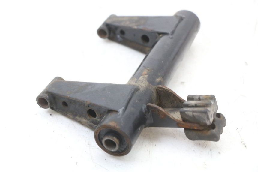 photo de UCHWYT SILNIKA PEUGEOT KISBEE 4T 50 (2010 - 2017) - Zoom stanu zużycia