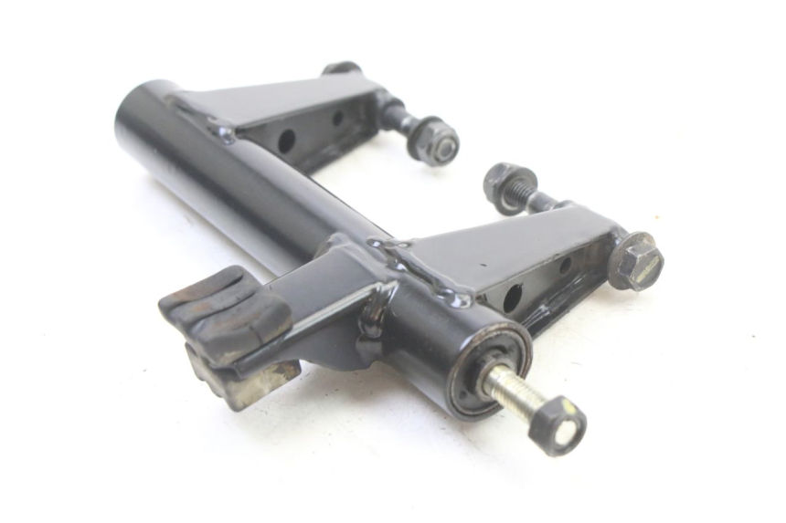 photo de UCHWYT SILNIKA PEUGEOT KISBEE 4T 50 (2018 - 2022) - Zbliżenie techniczne