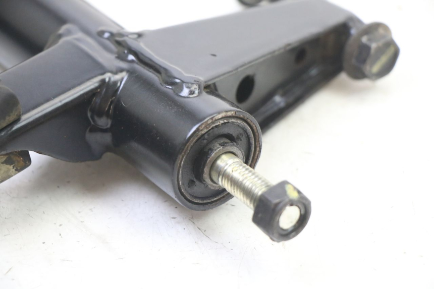 photo de UCHWYT SILNIKA PEUGEOT KISBEE 4T 50 (2018 - 2022) - Widok ogólny