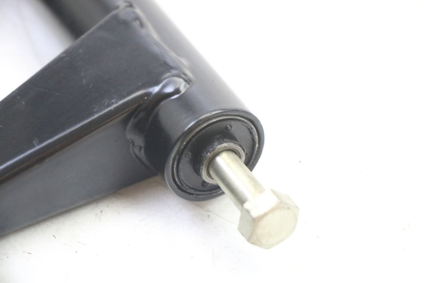 photo de UCHWYT SILNIKA PEUGEOT KISBEE 4T 50 (2018 - 2022) - Część sprawdzona