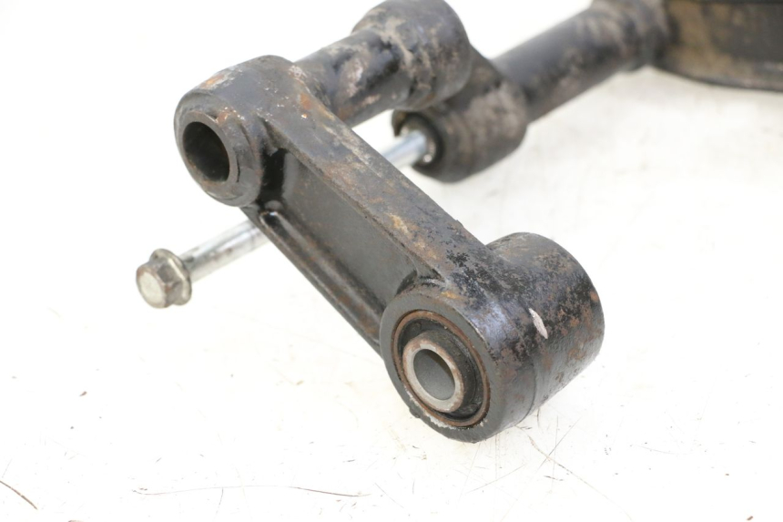 photo de UCHWYT SILNIKA KYMCO DINK STREET 125 (2009 - 2014) - Inny kąt widzenia