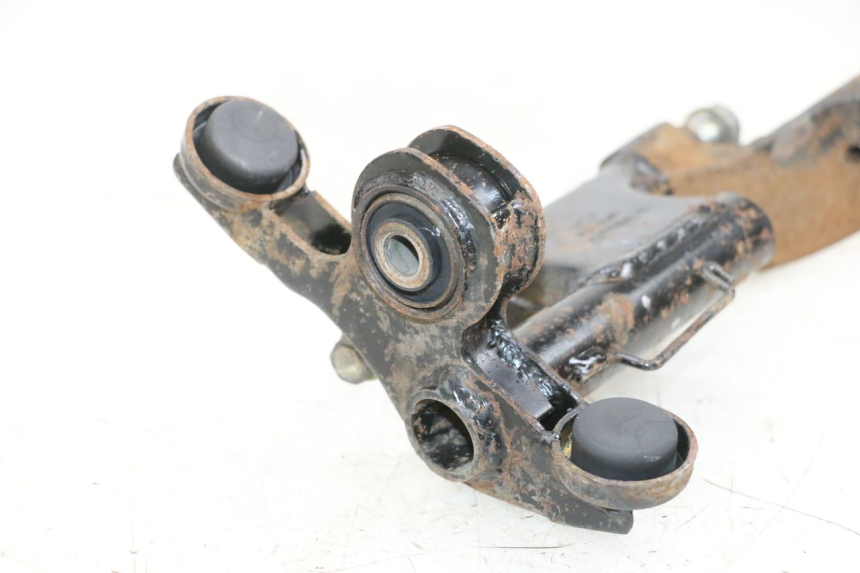 photo de UCHWYT SILNIKA KYMCO LIKE 125 (2009 - 2016) - Inny kąt widzenia