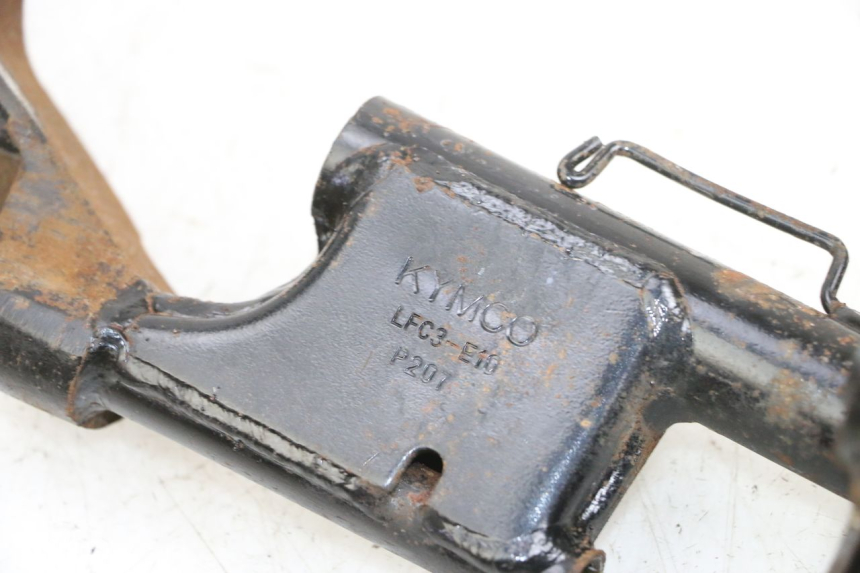 photo de UCHWYT SILNIKA KYMCO LIKE 125 (2009 - 2016) - Zbliżenie techniczne