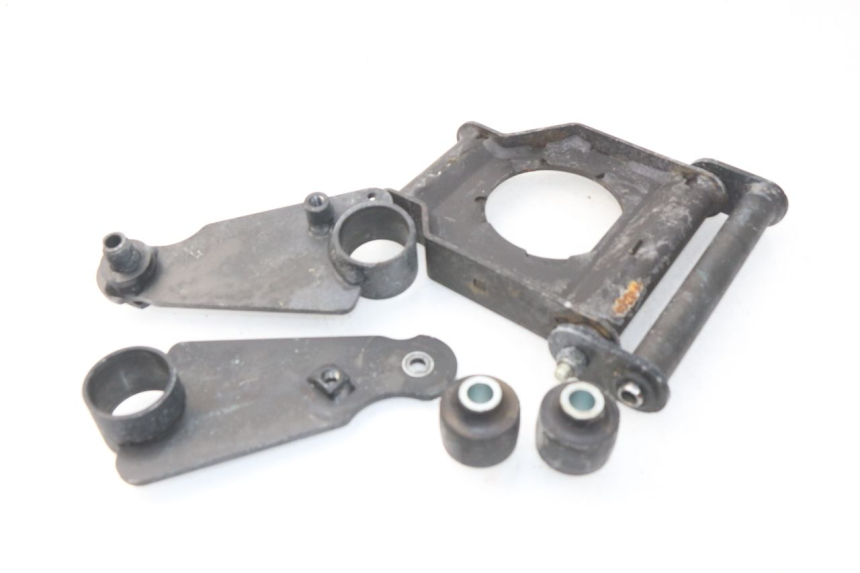 photo de UCHWYT SILNIKA PEUGEOT METROPOLIS 400 (2017 - 2020) - Widok główny