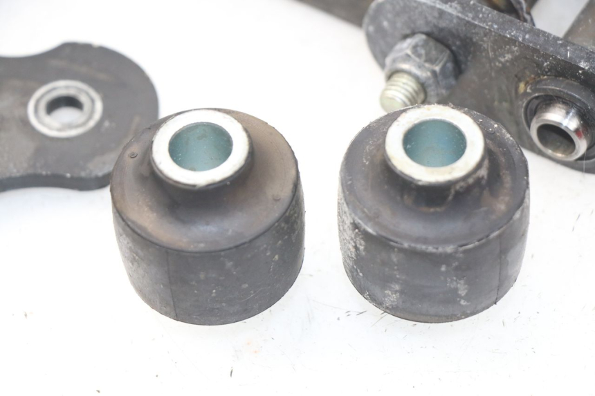 photo de UCHWYT SILNIKA PEUGEOT METROPOLIS 400 (2017 - 2020) - Widok ogólny