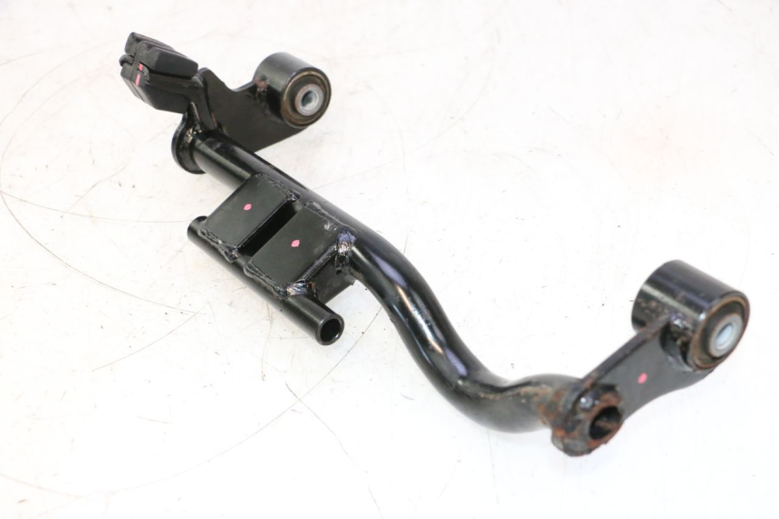 photo de UCHWYT SILNIKA SYM MIO 50 (2005 - 2010) - Zbliżenie techniczne