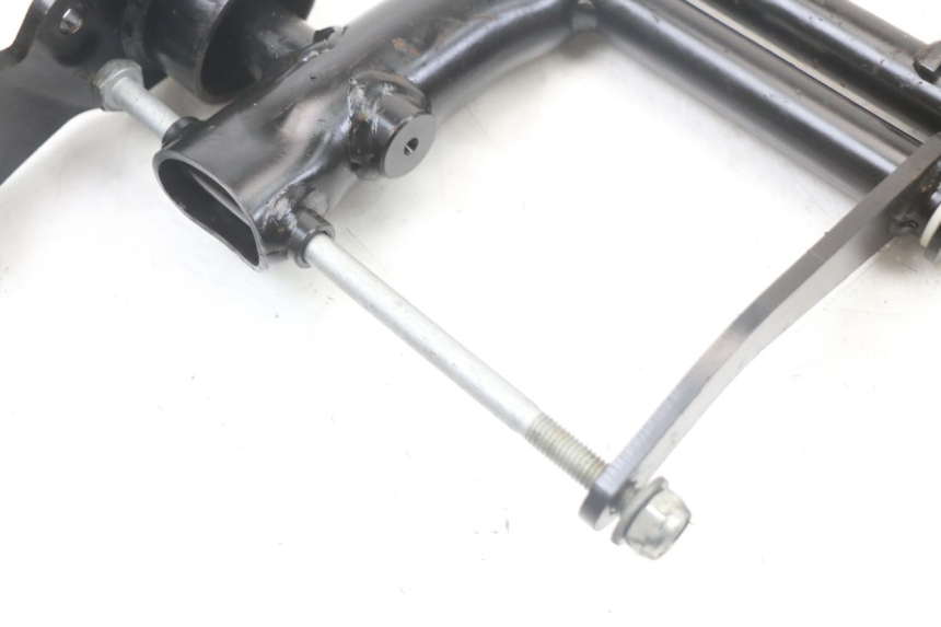 photo de UCHWYT SILNIKA PIAGGIO MP3 HPE 350 (2018 - 2020) - Zoom stanu zużycia