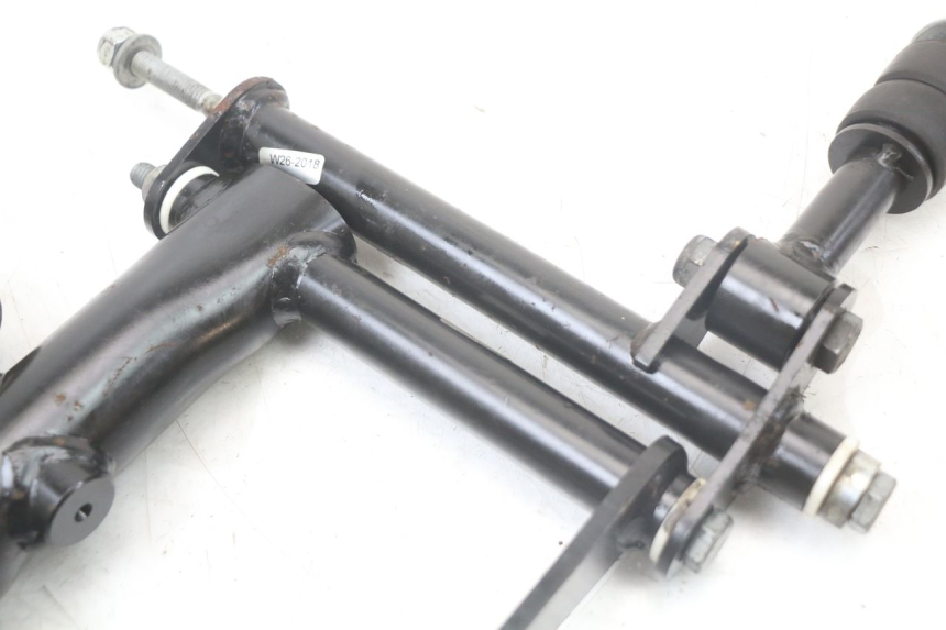 photo de UCHWYT SILNIKA PIAGGIO MP3 HPE 350 (2018 - 2020) - Inny kąt widzenia