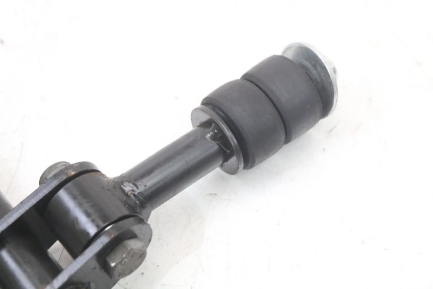 photo de UCHWYT SILNIKA PIAGGIO MP3 HPE 350 (2018 - 2020) - Zbliżenie techniczne