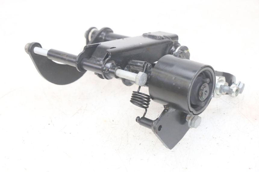 photo de UCHWYT SILNIKA PIAGGIO MP3 HPE 300 (2019 - 2026) - Zbliżenie techniczne