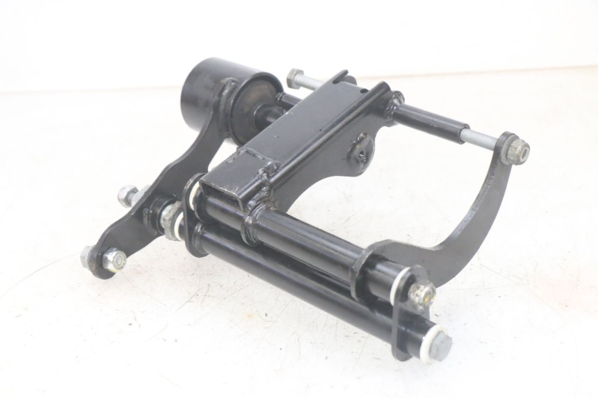 photo de UCHWYT SILNIKA PIAGGIO MP3 HPE 300 (2019 - 2026) - Punkty mocowania