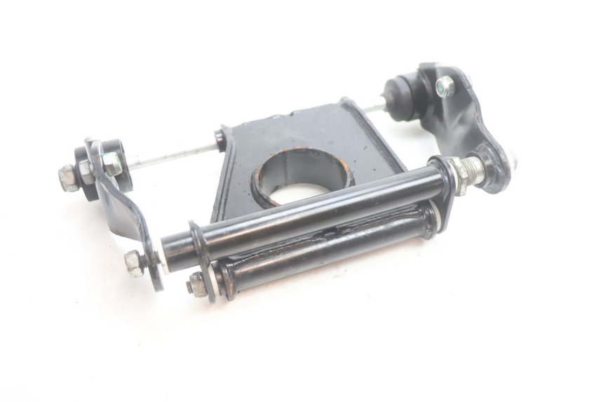 photo de UCHWYT SILNIKA PIAGGIO MP3 HPE 530 (2022 - 2026) - Inny kąt widzenia