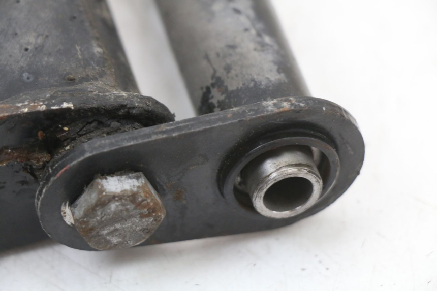 photo de UCHWYT SILNIKA PIAGGIO MP3 LT 400 (2007 - 2012) - Stan powierzchni